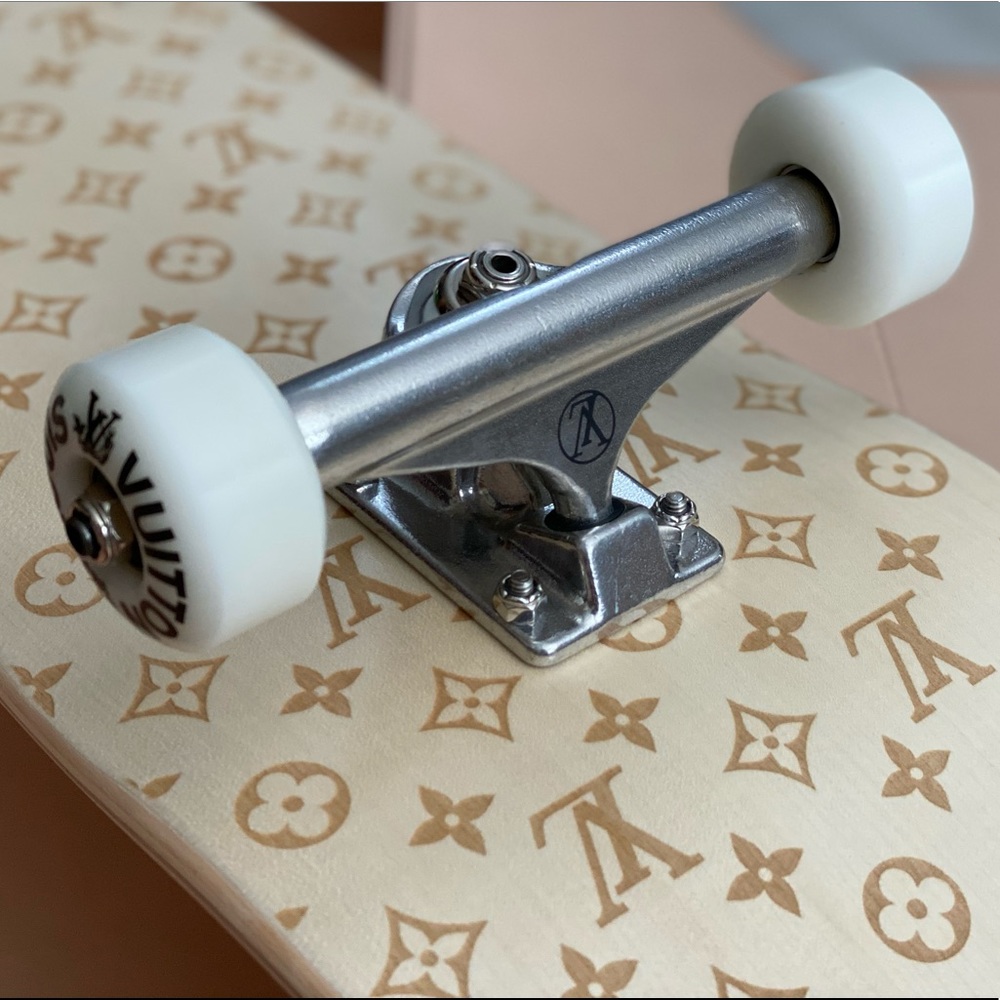 Louis Vuitton Skateboard by Virgil Abloh - Picture 4 of 13